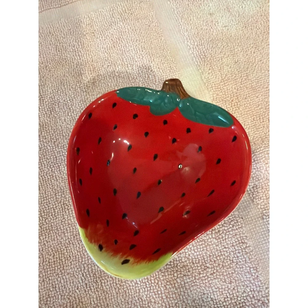Houston Harvest Ceramic Strawberry Trinket Dish Red Fruit Shaped‎ Bowl 31495